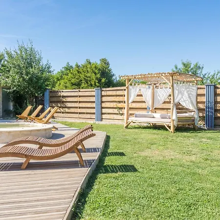 - Hébergement de vacances Grospierres